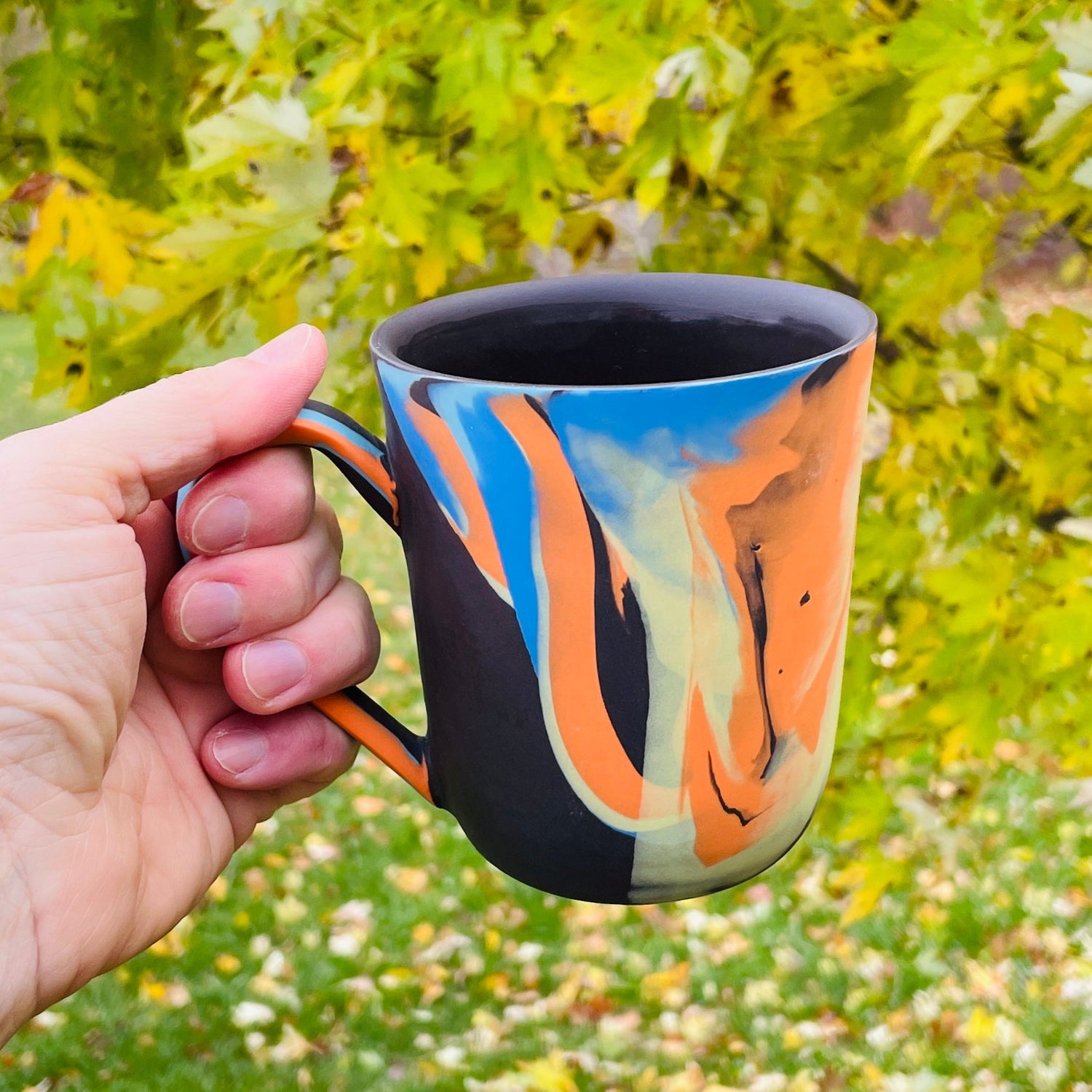 Blue wide-mouthed mug